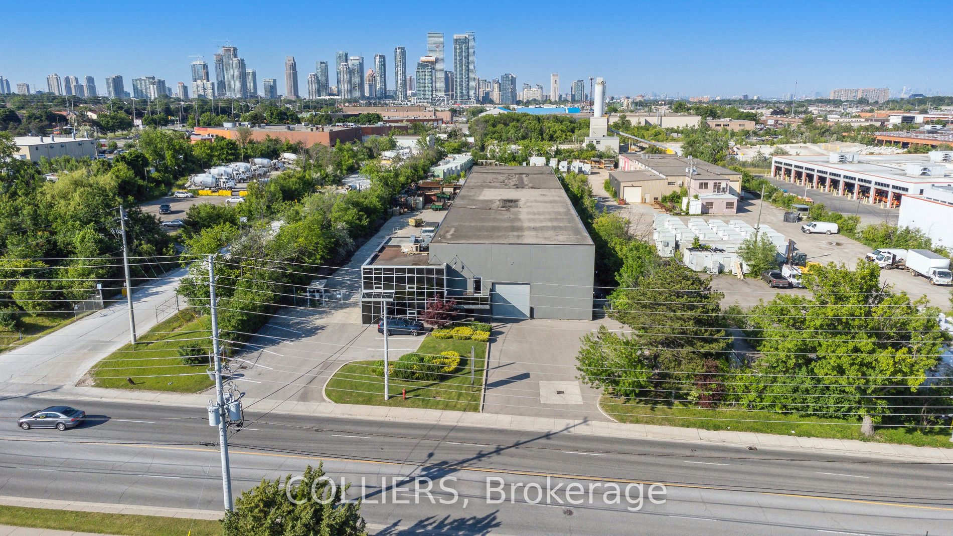 3633 Erindale Station Road Property Photo 1