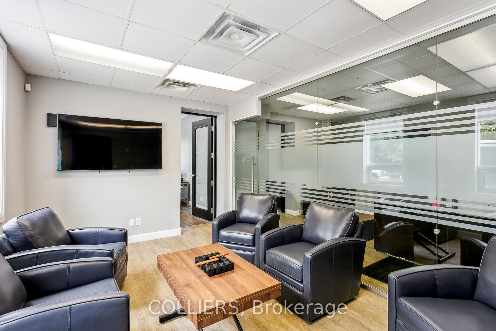 3633 Erindale Station Road Property Photo 4