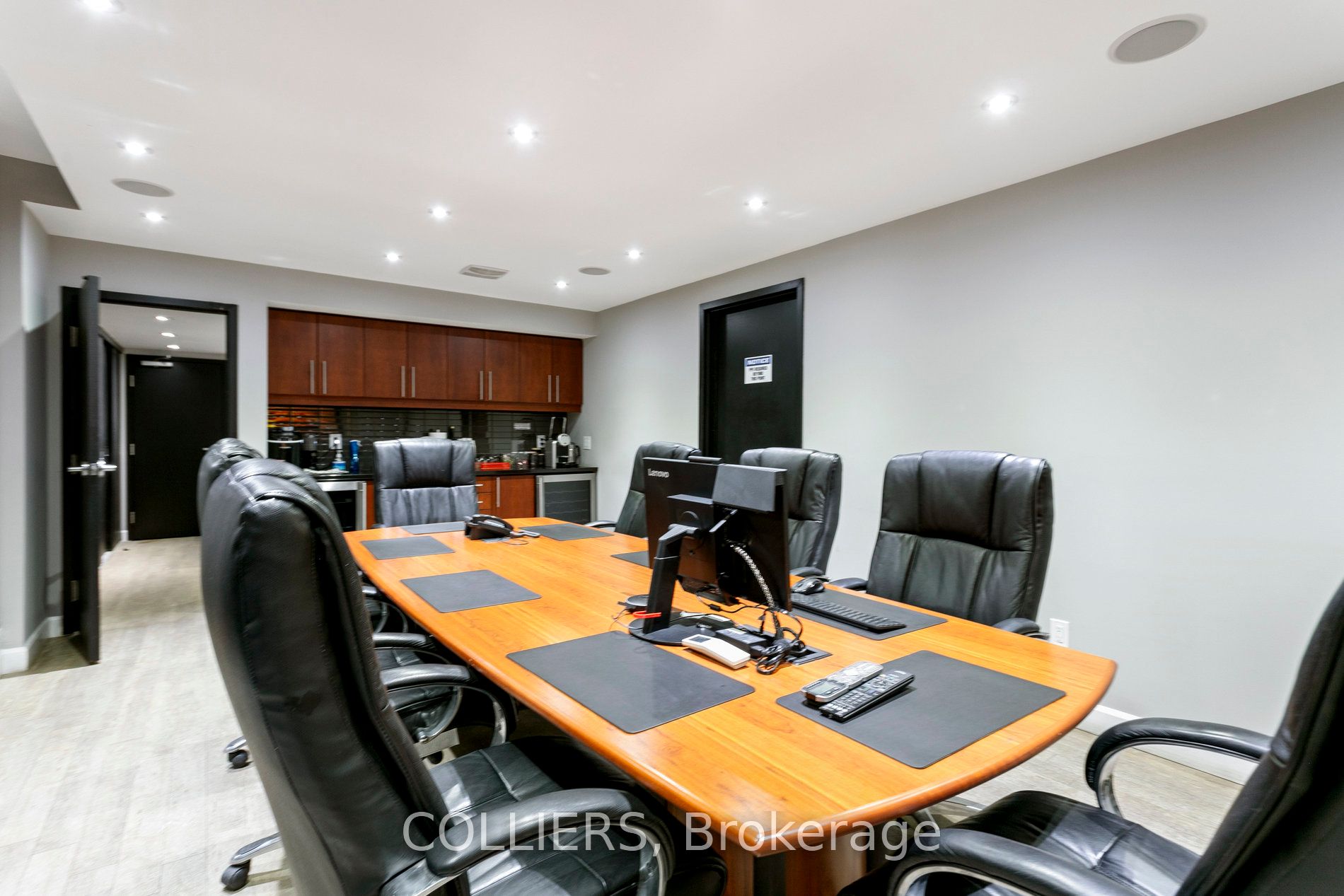 3633 Erindale Station Road Property Photo 6