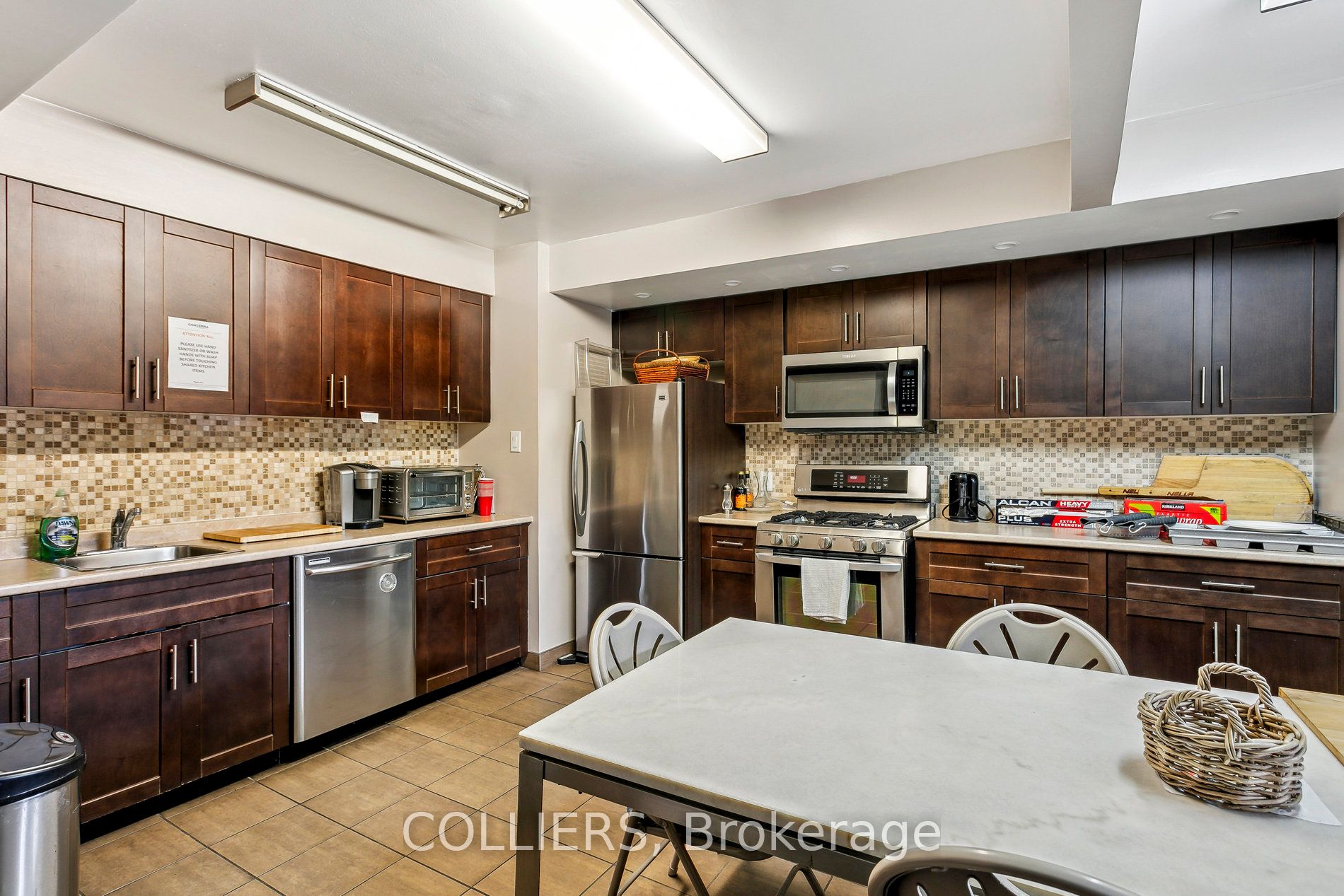 3633 Erindale Station Road Property Photo 7