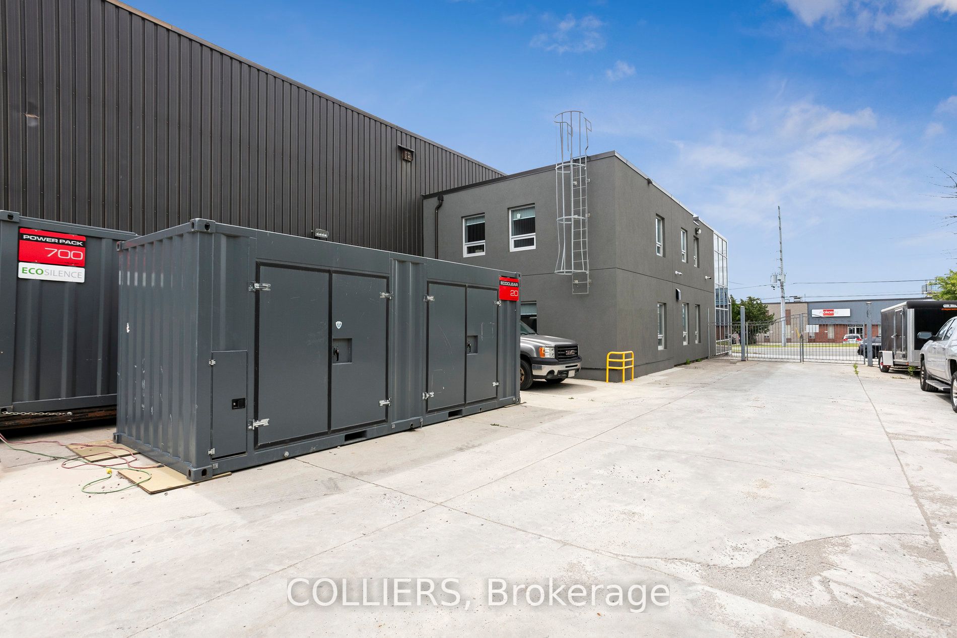3633 Erindale Station Road Property Photo 14