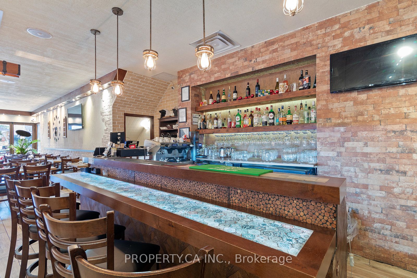 2312 Bloor Street Property Photo 11