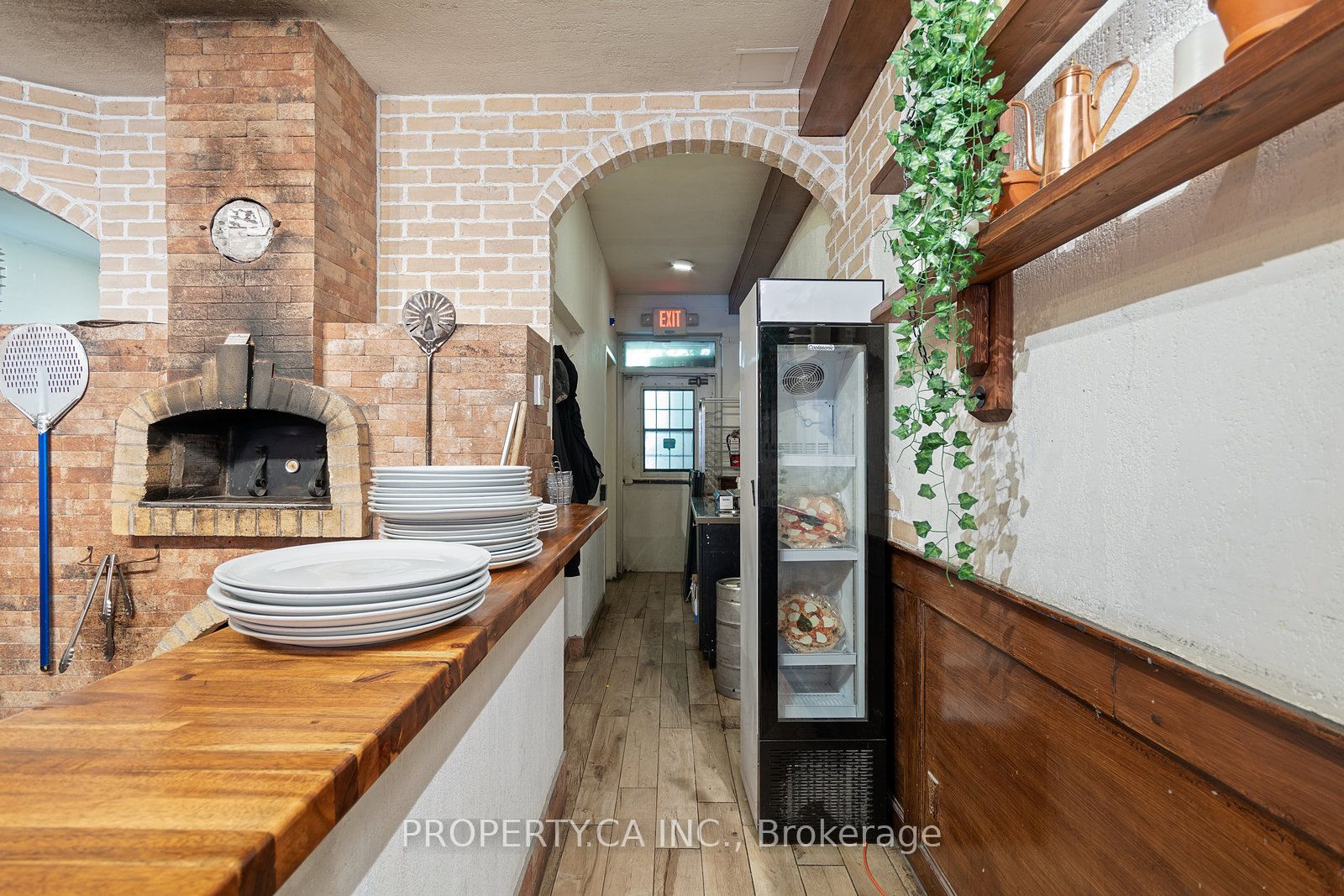 2312 Bloor Street Property Photo 13