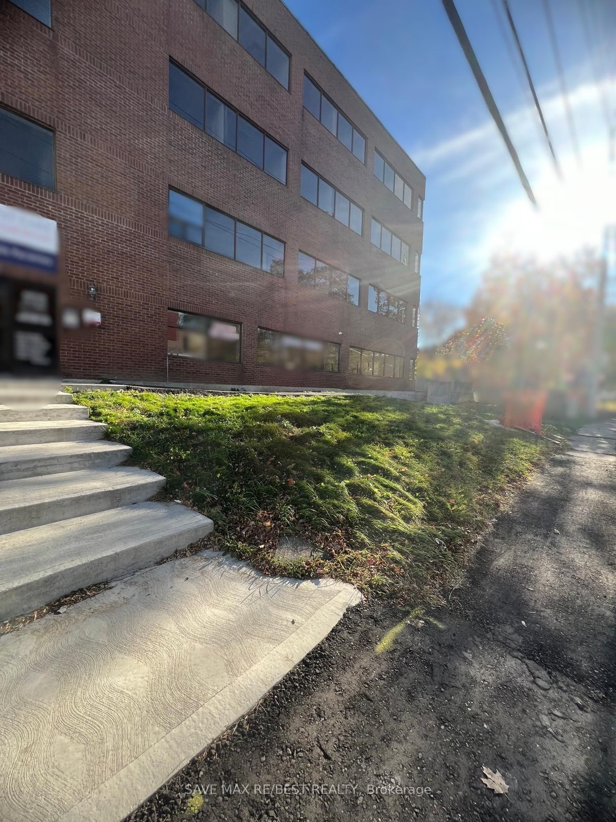 #2nd - 2444 Hurontario Street Property Photo 2