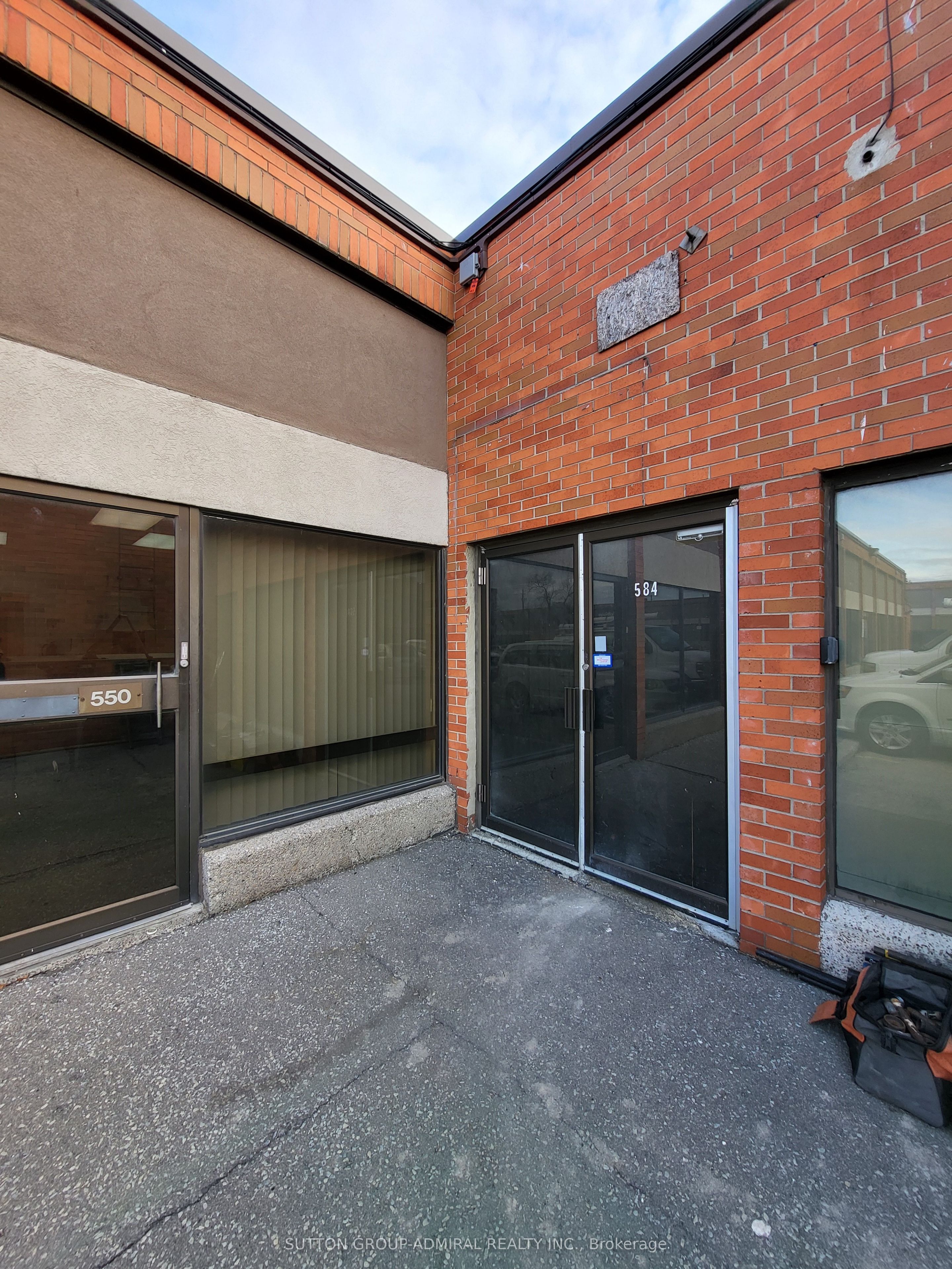 584 Champagne Drive Property Photo 16