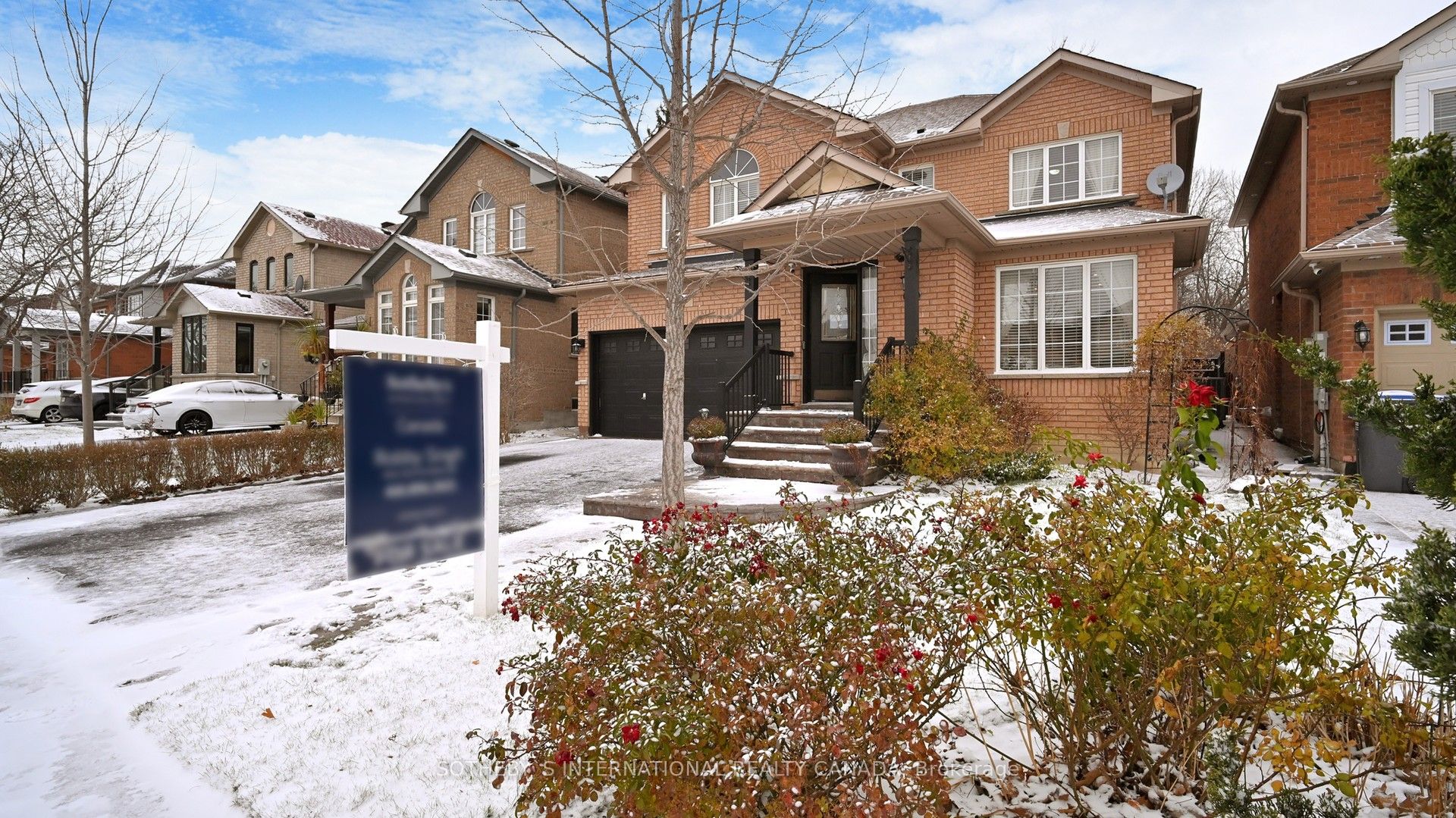 19 Hollowgrove Boulevard Property Photo 1