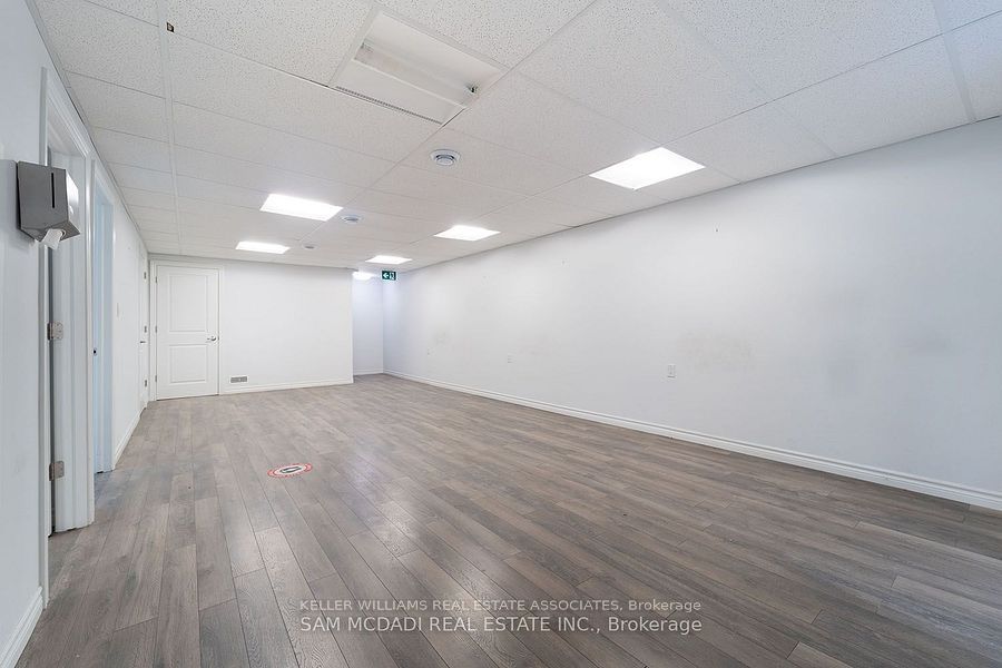 374 Lakeshore Road E Property Photo 3