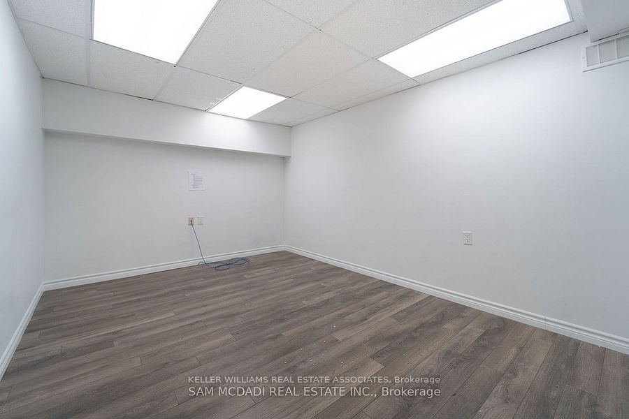 374 Lakeshore Road E Property Photo 4