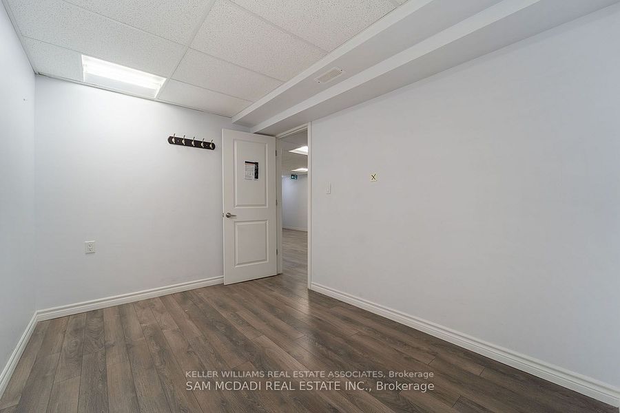 374 Lakeshore Road E Property Photo 7