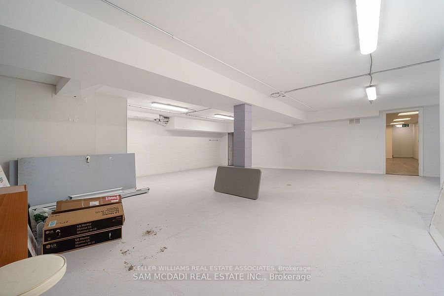 374 Lakeshore Road E Property Photo 11