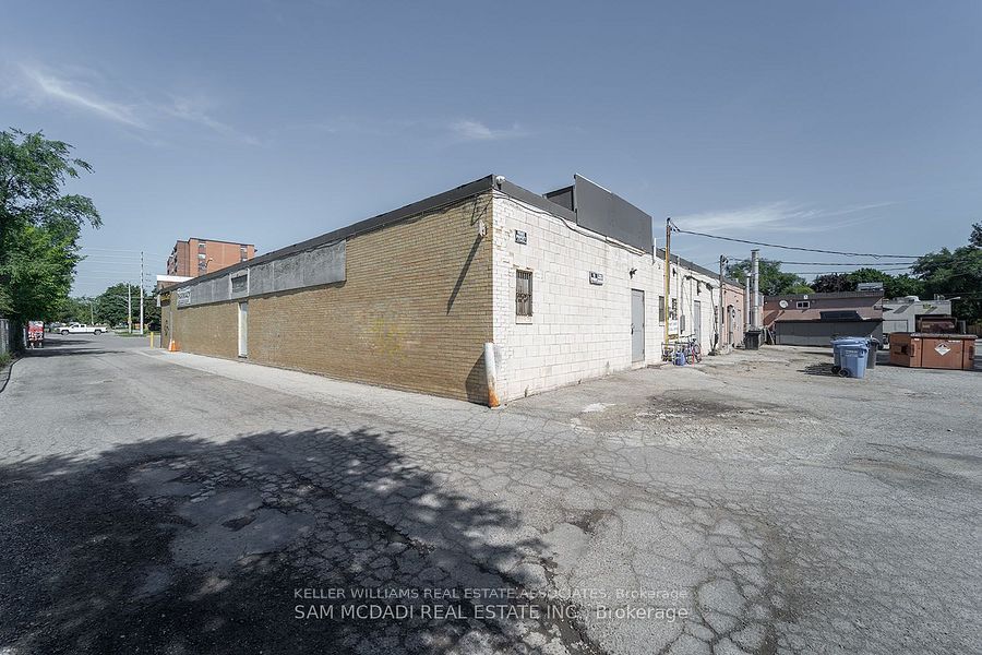 374 Lakeshore Road E Property Photo 14