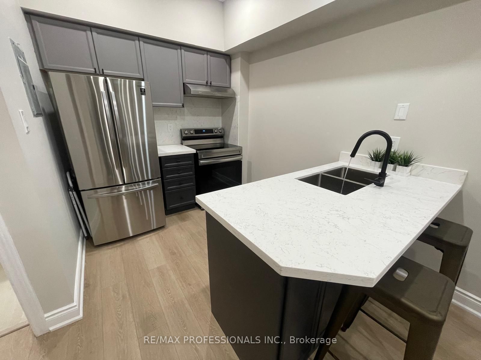 #133 - 601 Shoreline Drive Property Photo 7