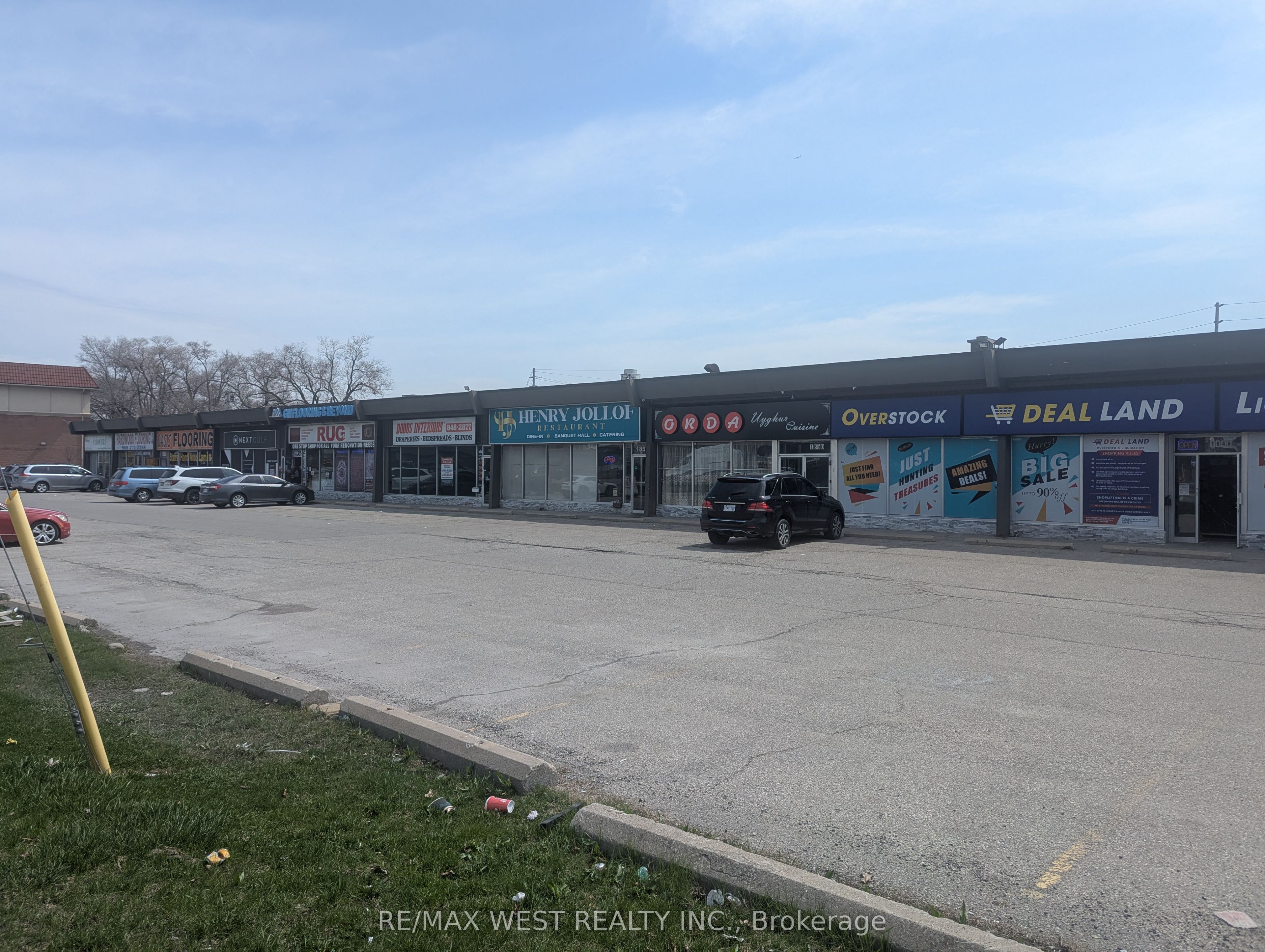 1860 Dundas Street Property Photo 2