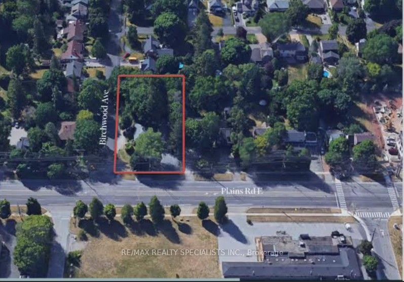 990-992 Birchwood Avenue Property Photo 4