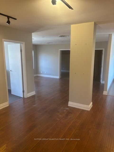 #21 - 323 Church Street Property Photo 3