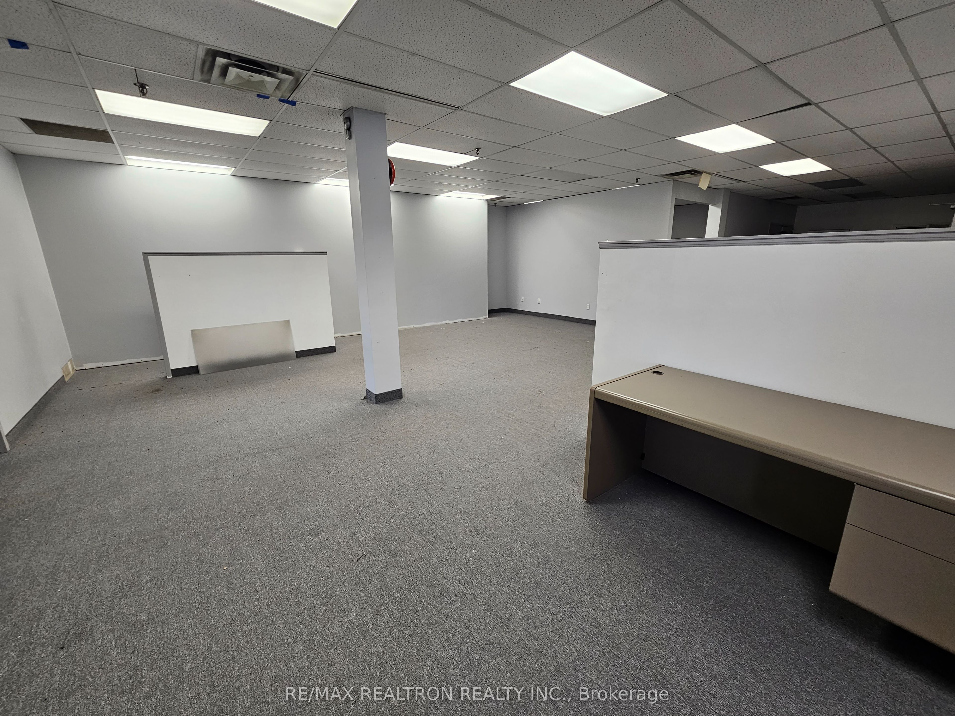 #214 - 125 Norfinch Drive Property Photo 8