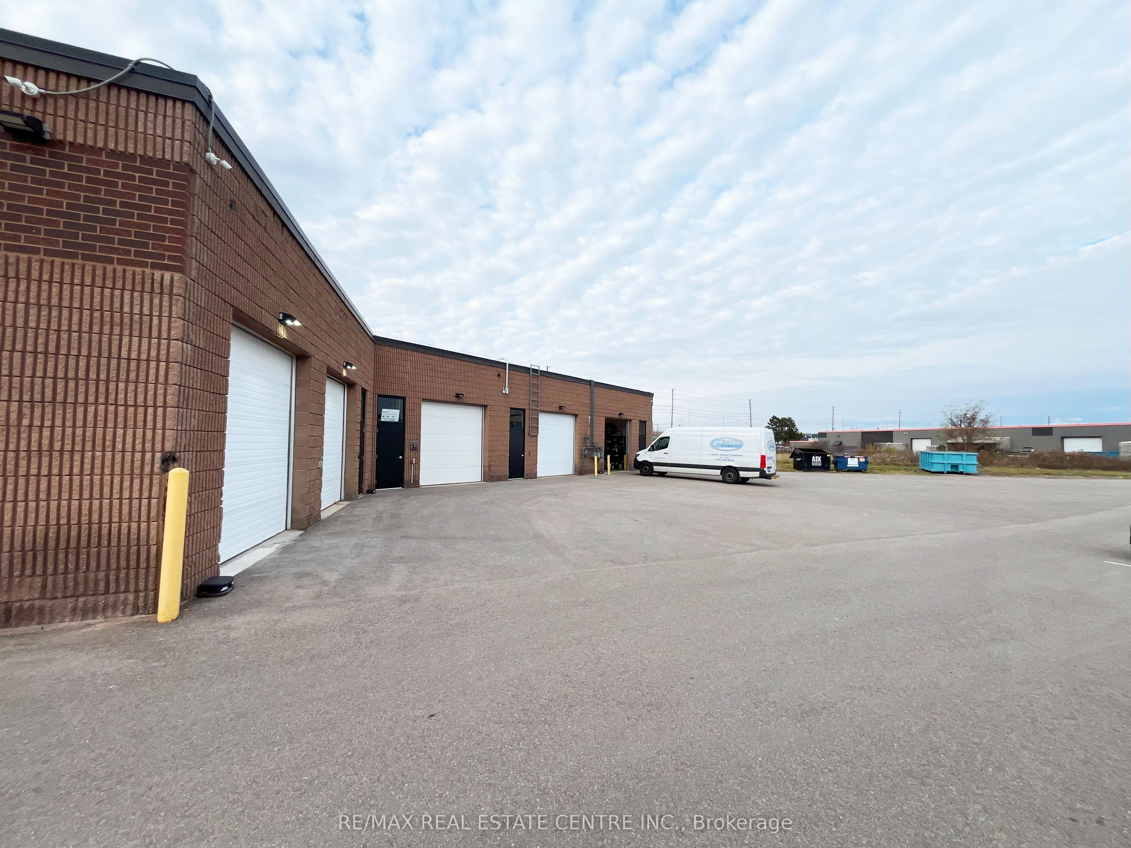 #2 - 2170 Speers Road Property Photo 33