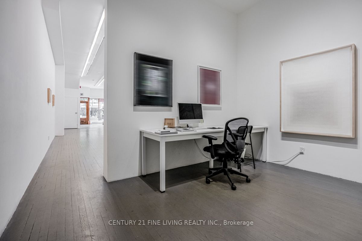 3048 Dundas Street Property Photo 11