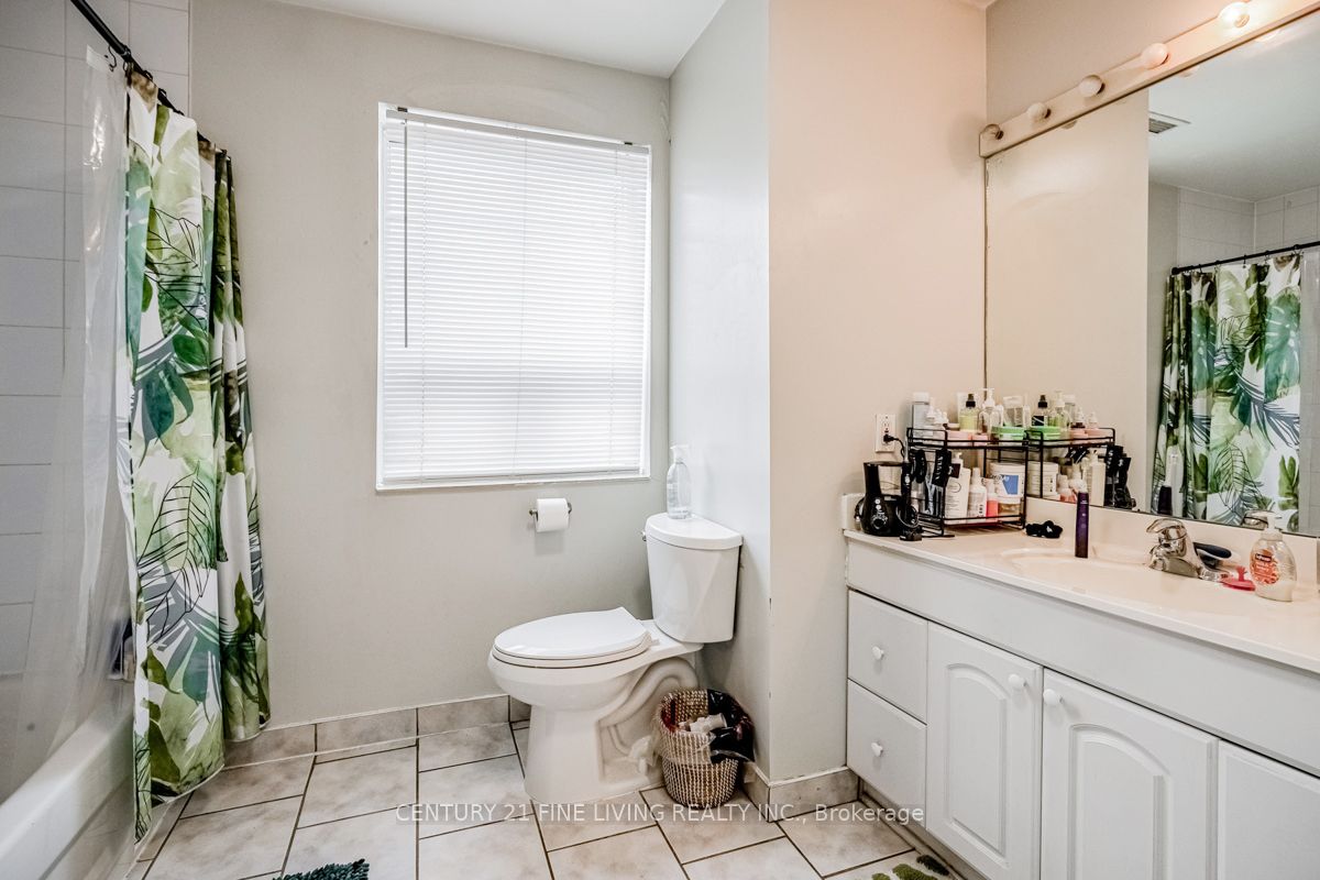 3048 Dundas Street Property Photo 16