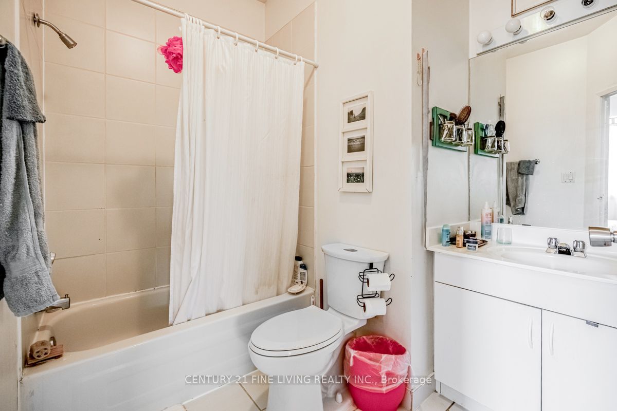 3048 Dundas Street Property Photo 20