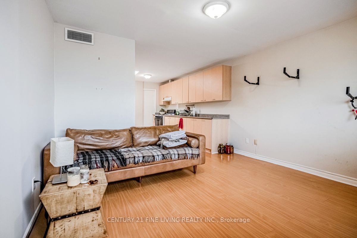 3048 Dundas Street Property Photo 29