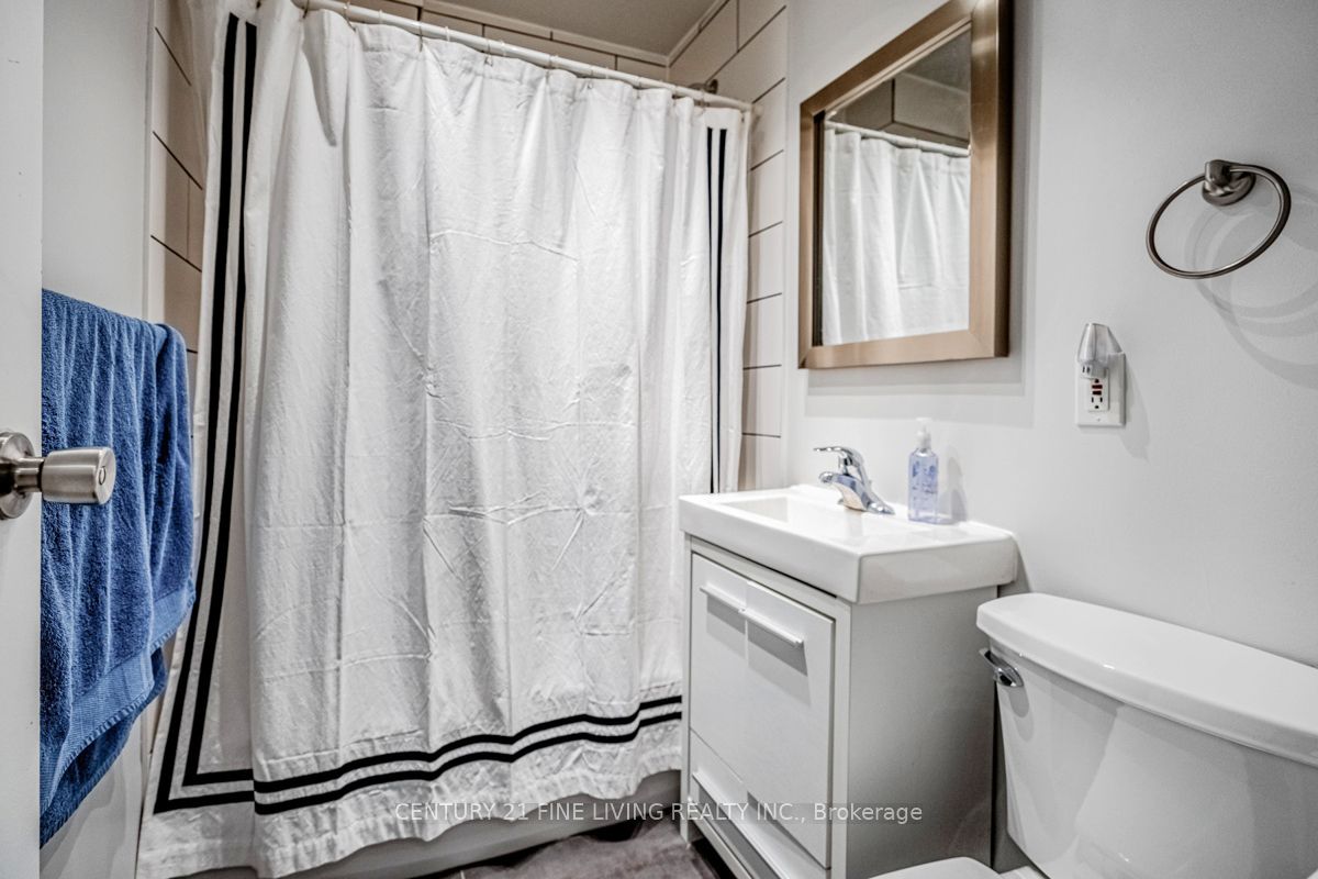 3048 Dundas Street Property Photo 31