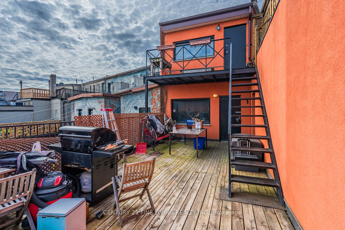 3048 Dundas Street Property Photo 36