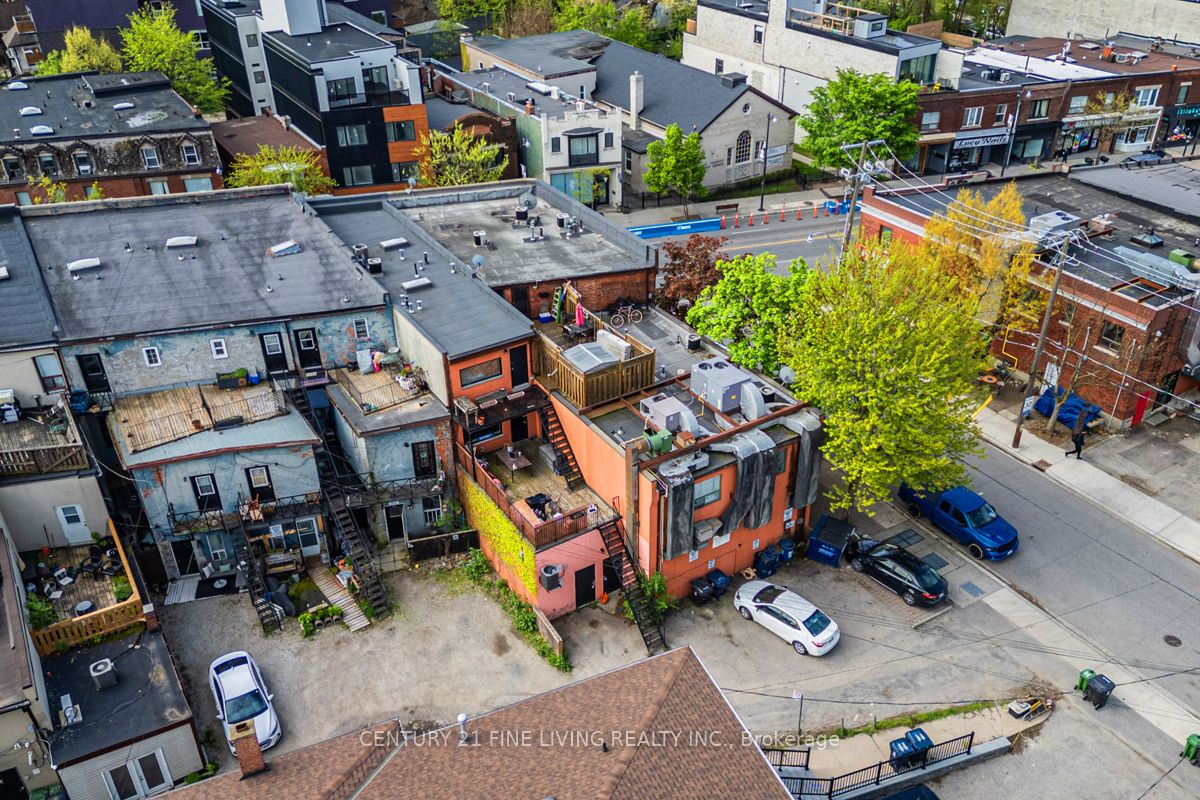 3048 Dundas Street Property Photo 37