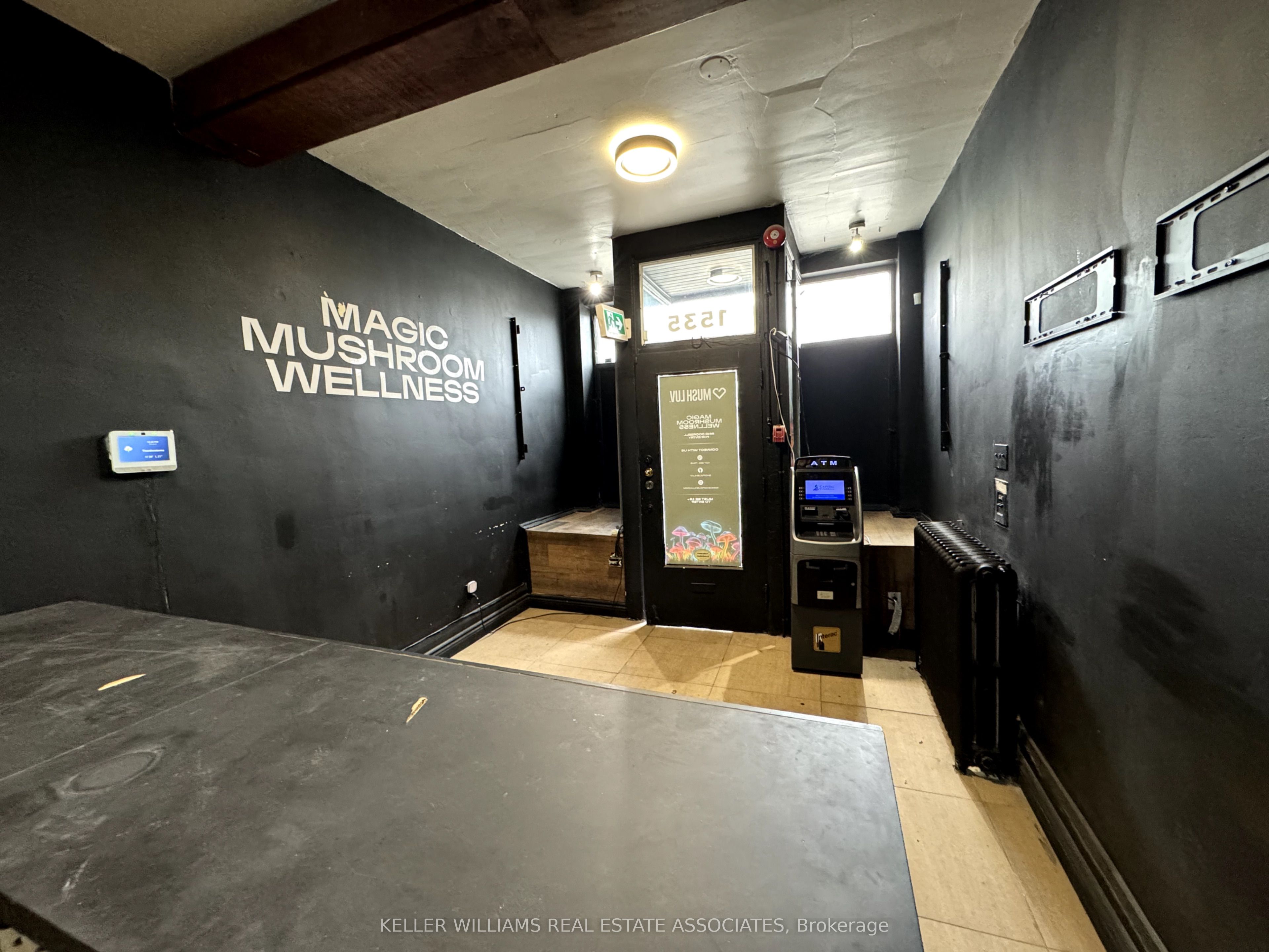 #a - 1537 Queen Street Property Photo 3