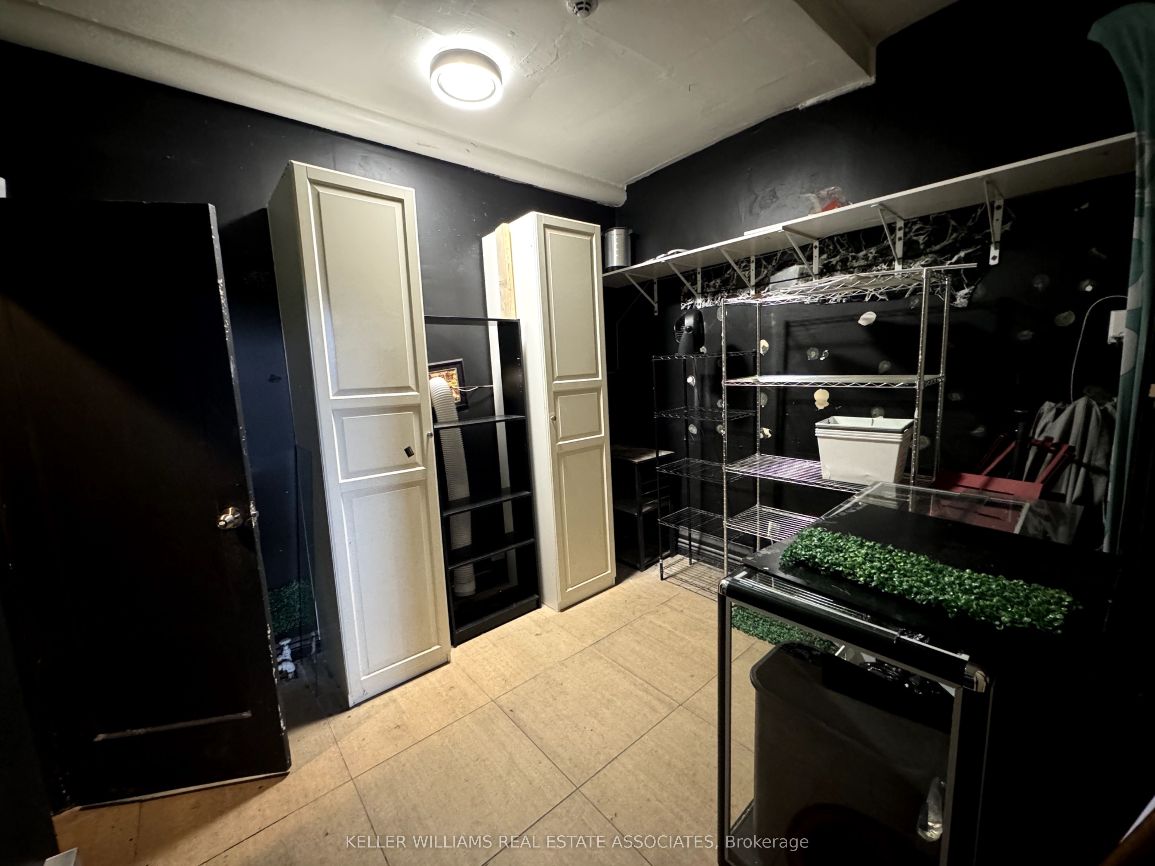 #a - 1537 Queen Street Property Photo 4