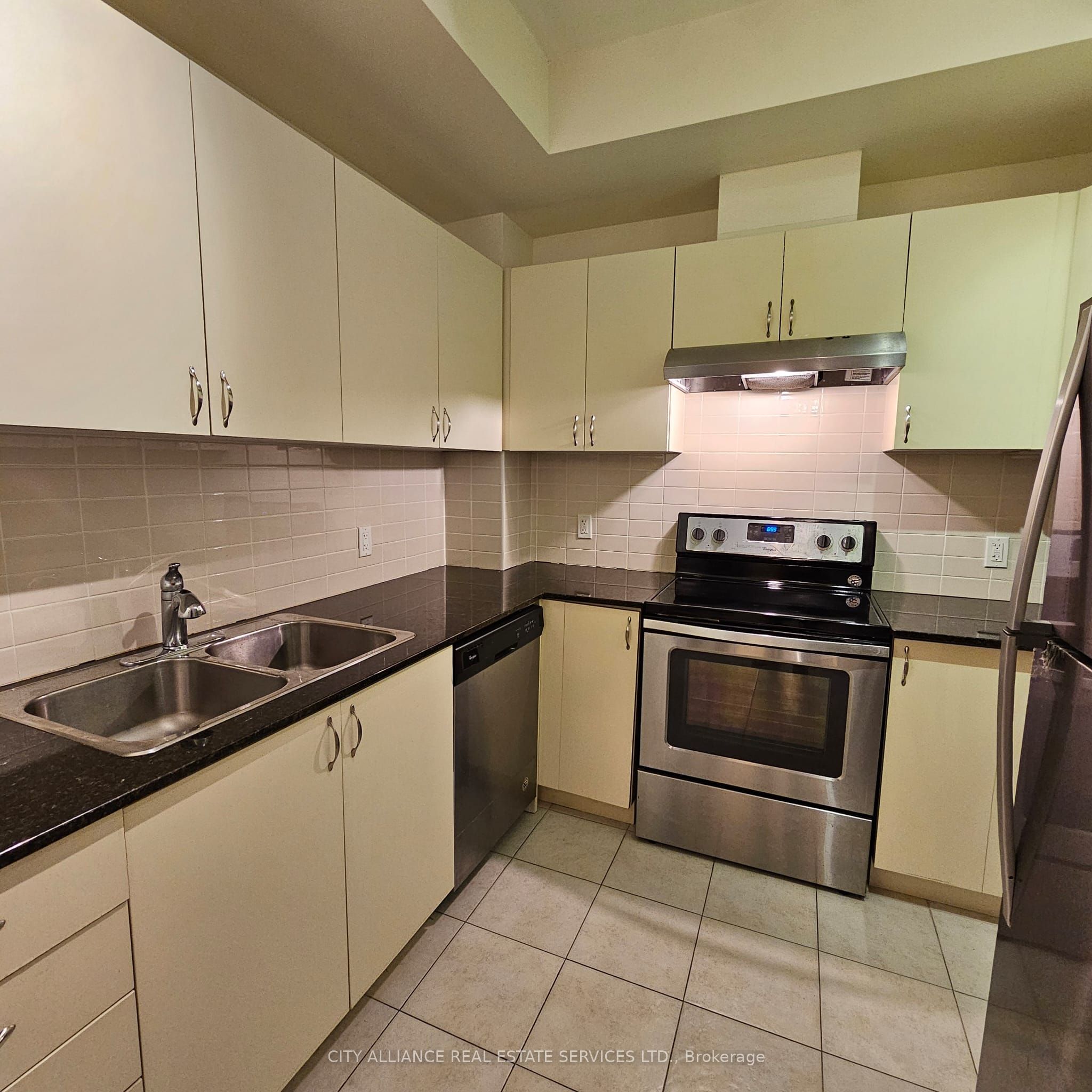2522 Keele Street 512 Property Photo 6