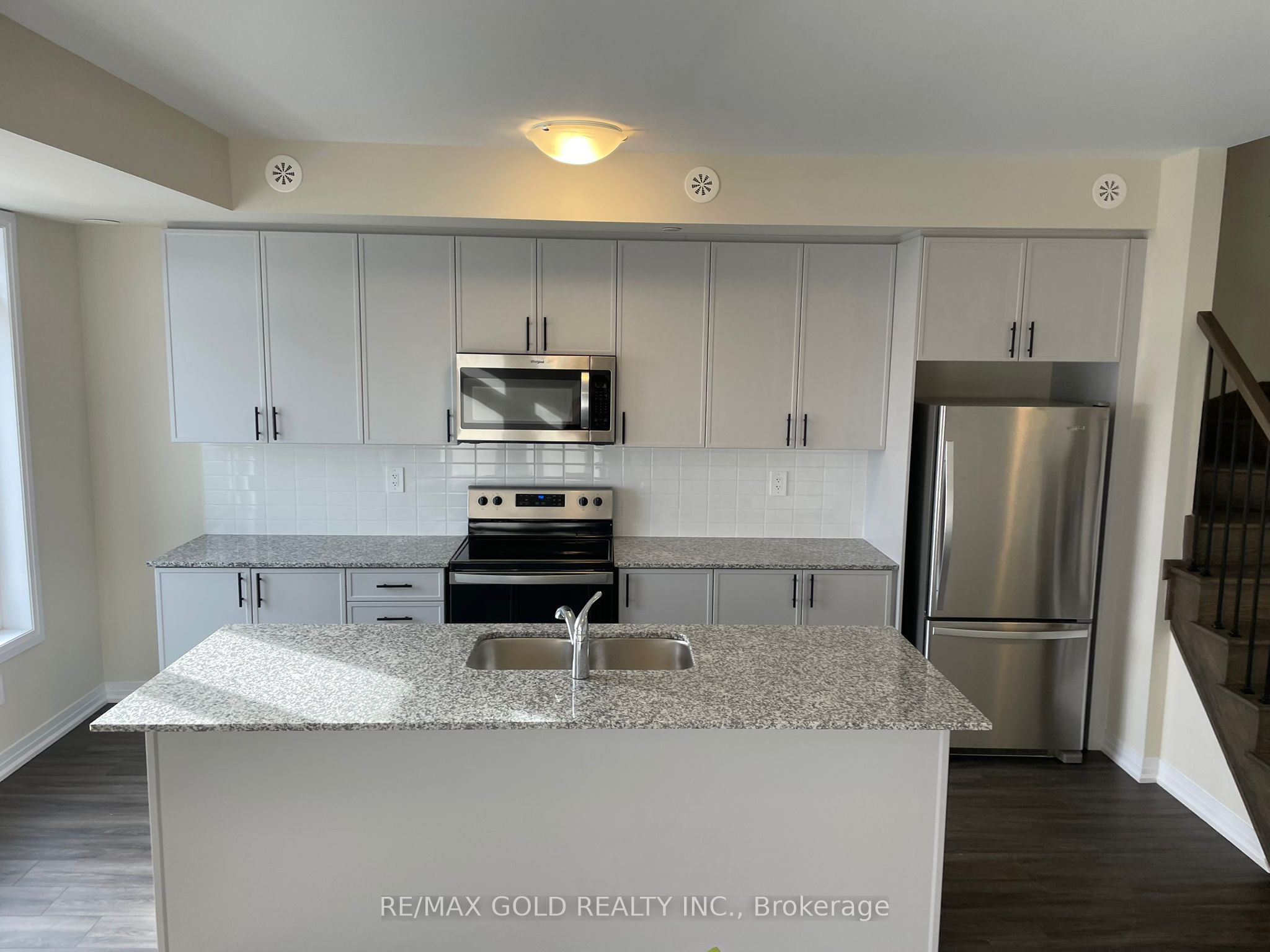 #414 - 1581 Rose Way Property Photo 6