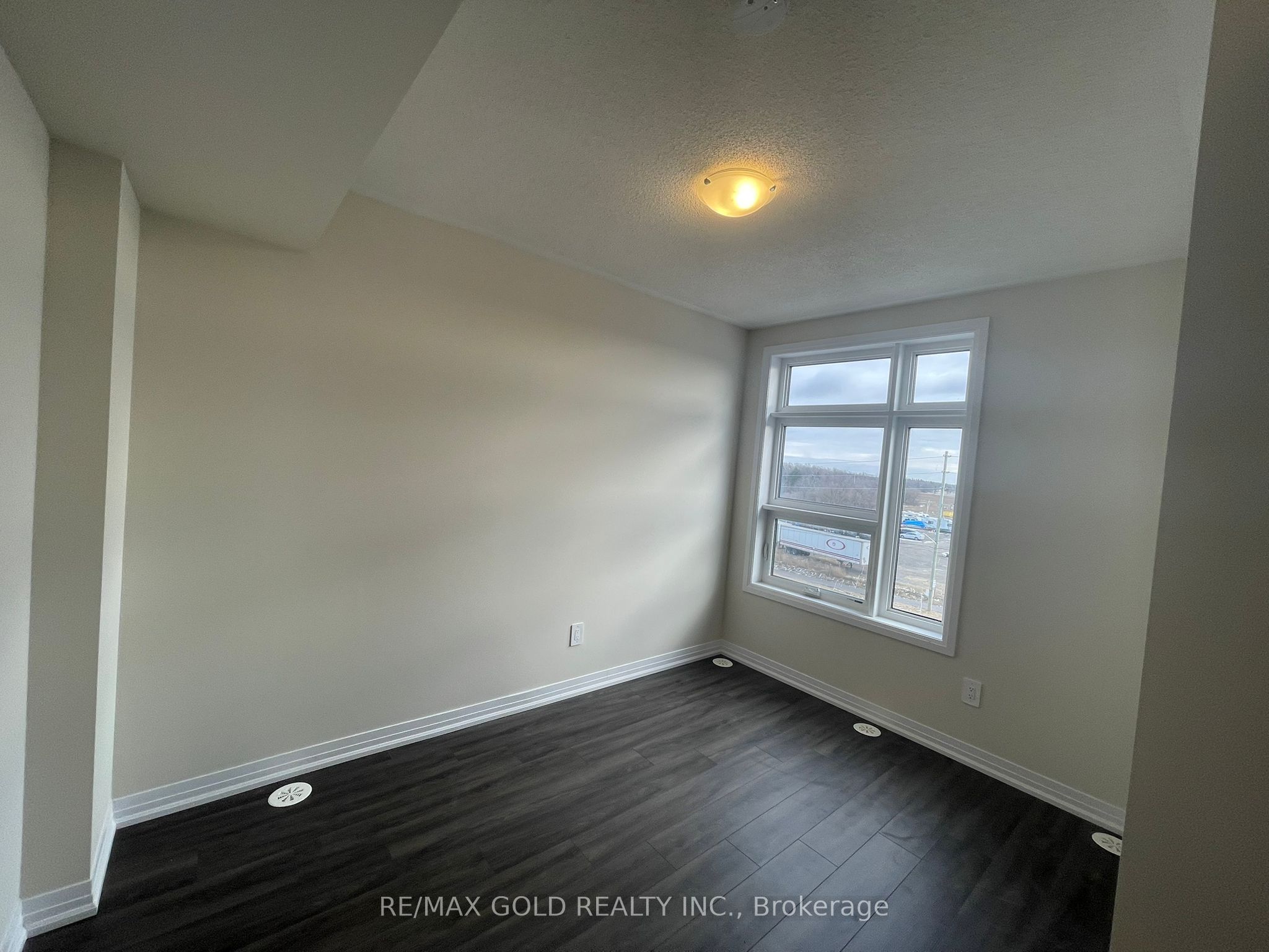 #414 - 1581 Rose Way Property Photo 7