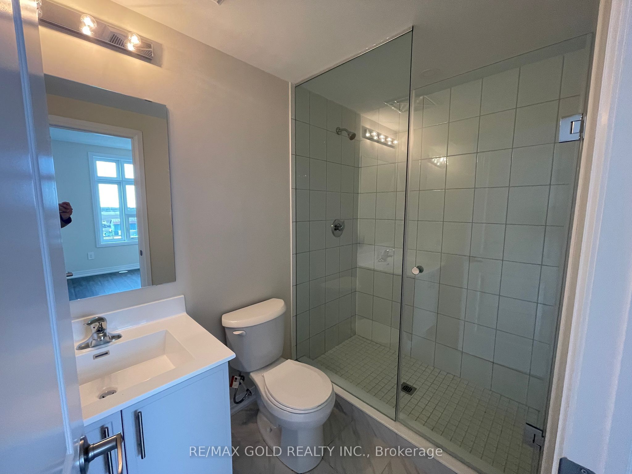 #414 - 1581 Rose Way Property Photo 20