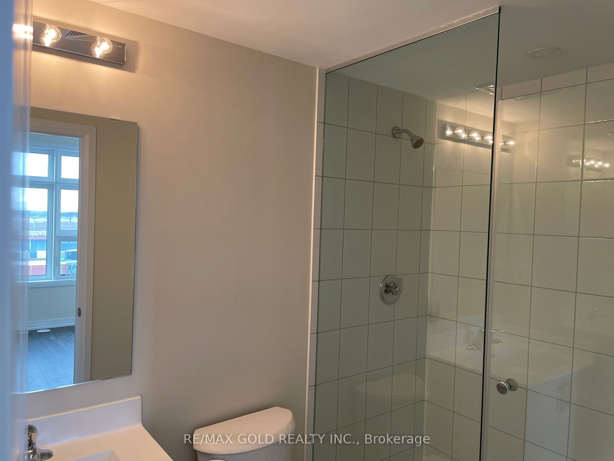 #414 - 1581 Rose Way Property Photo 22