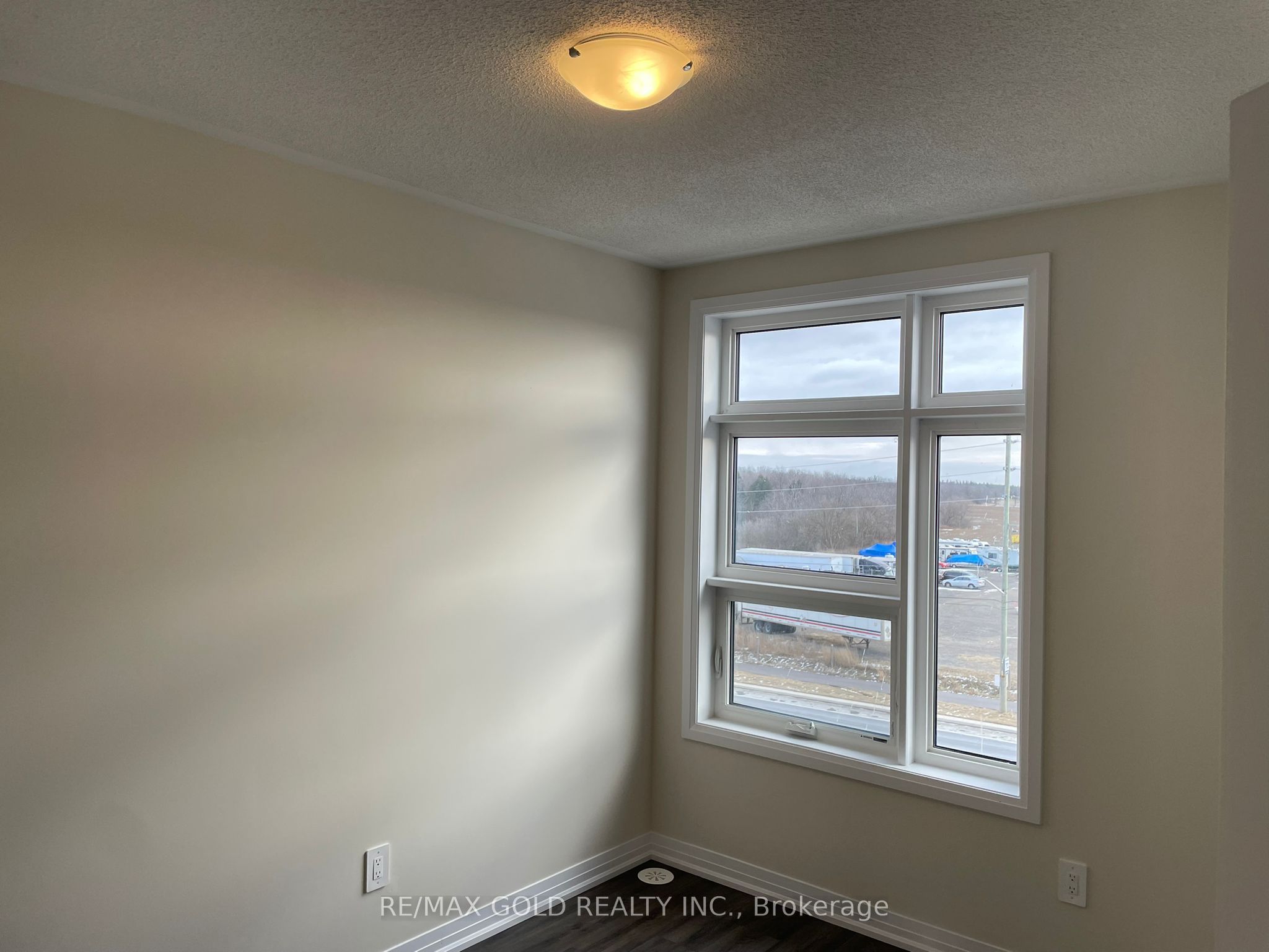 #414 - 1581 Rose Way Property Photo 23