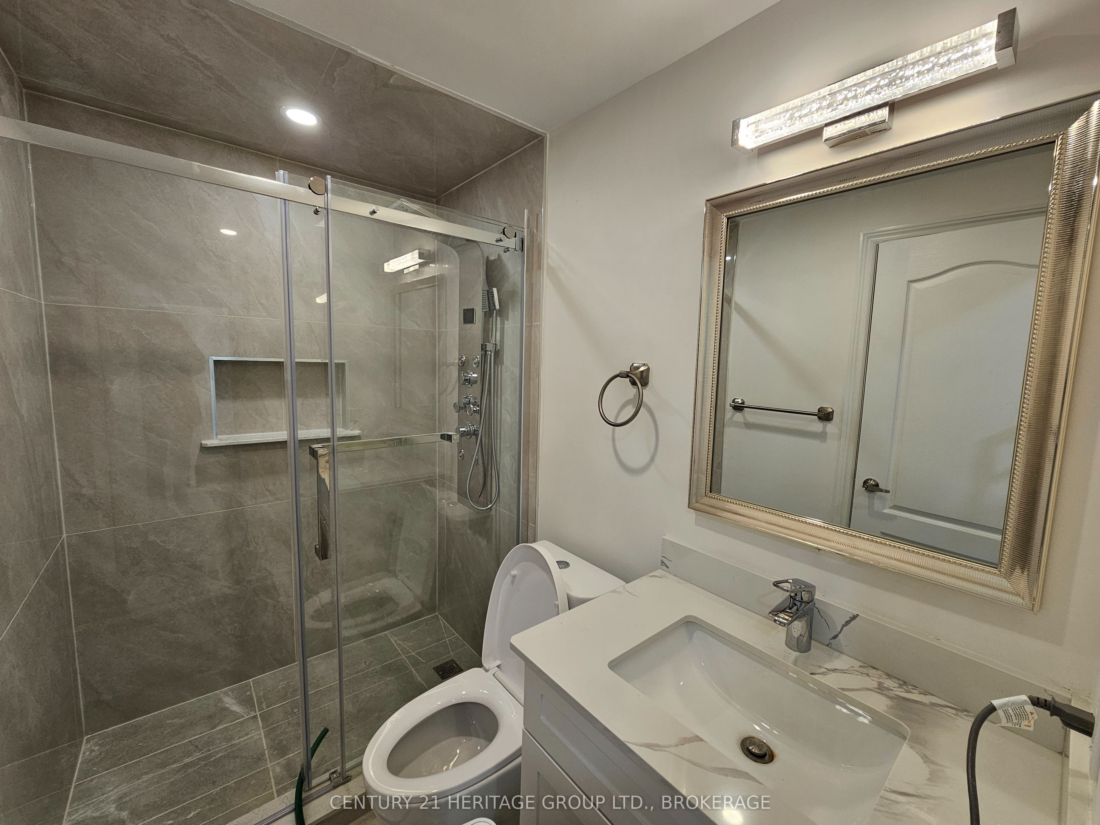 1263 Rolph Terrace B Property Photo 4