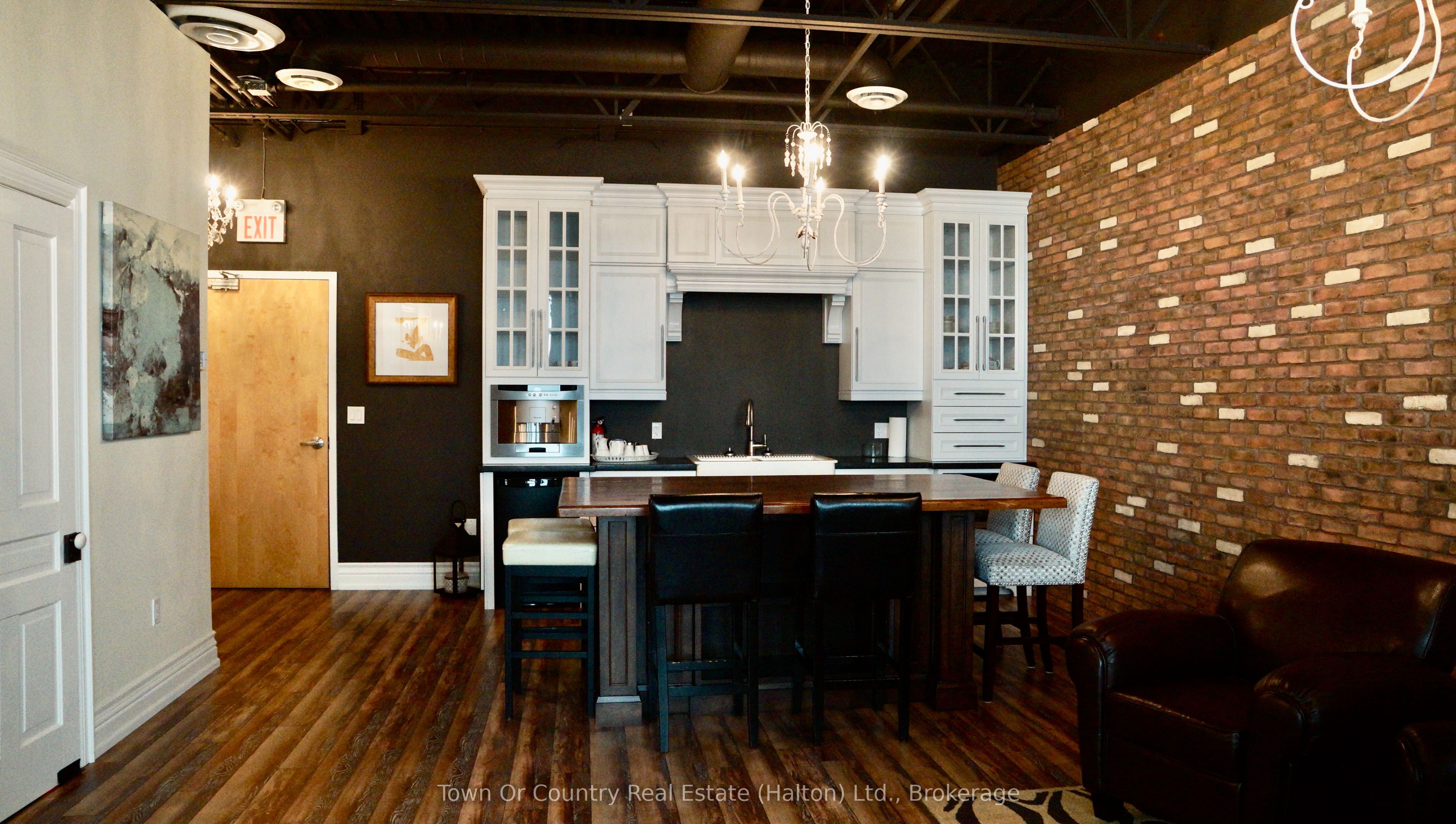 #226 - 336 Bronte Street Property Photo 8