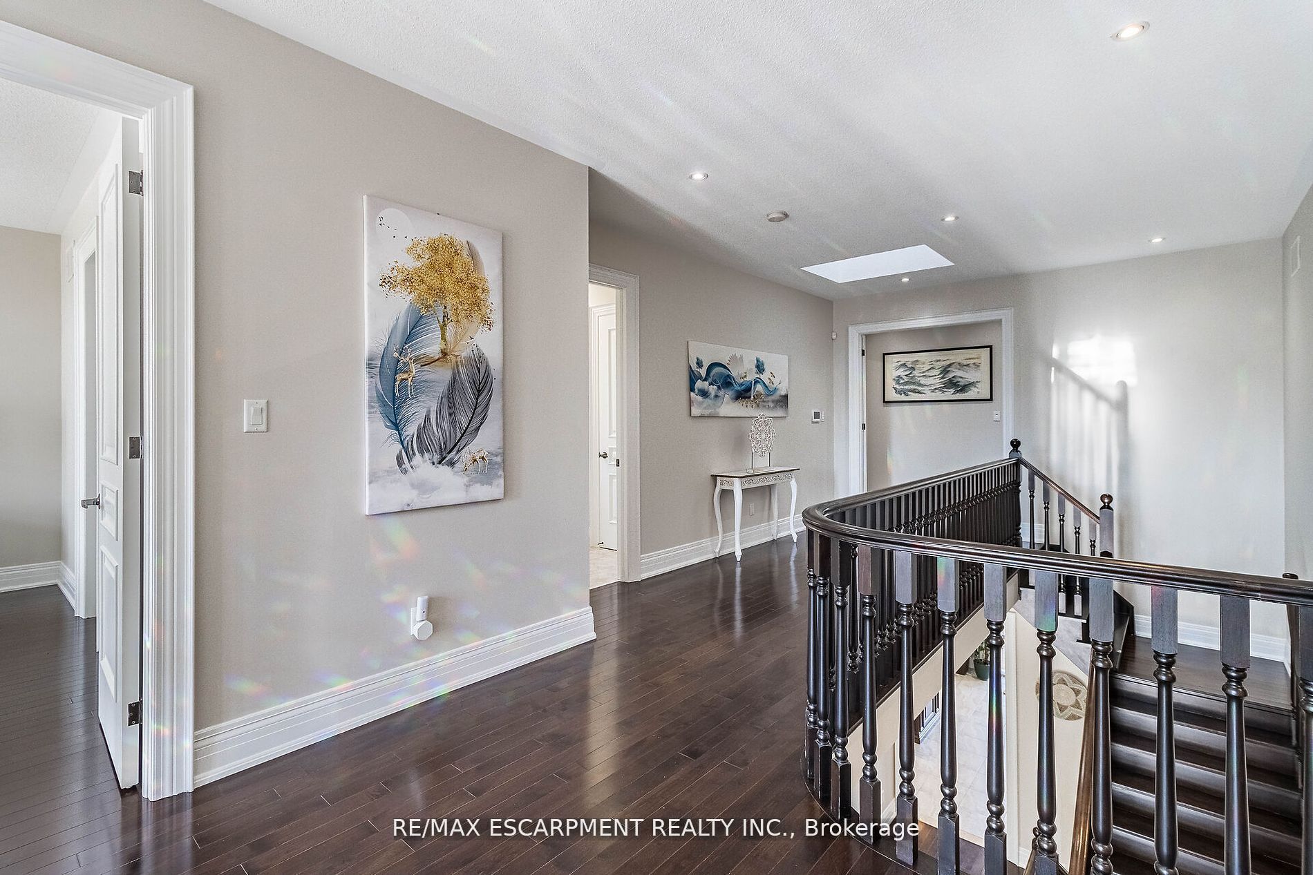 729 Queensway Property Photo 21