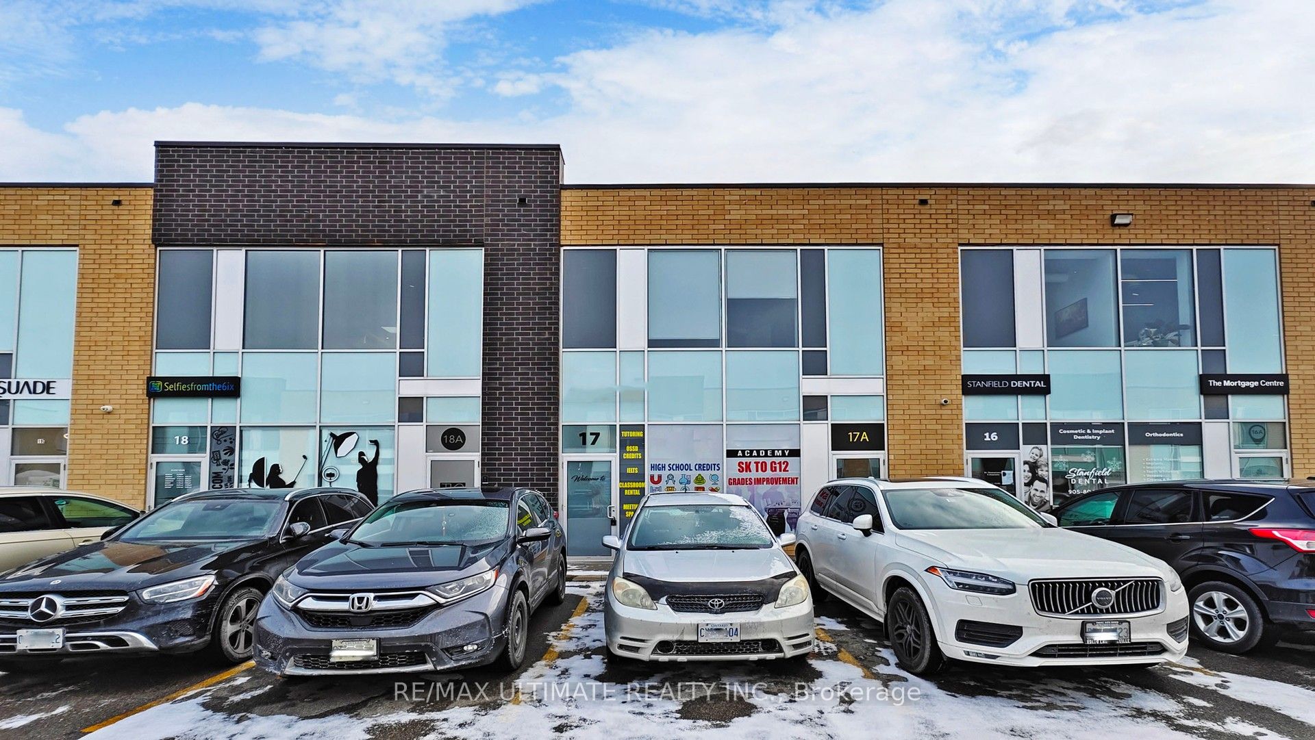 #17 - 1235 Queensway Way Property Photo 3