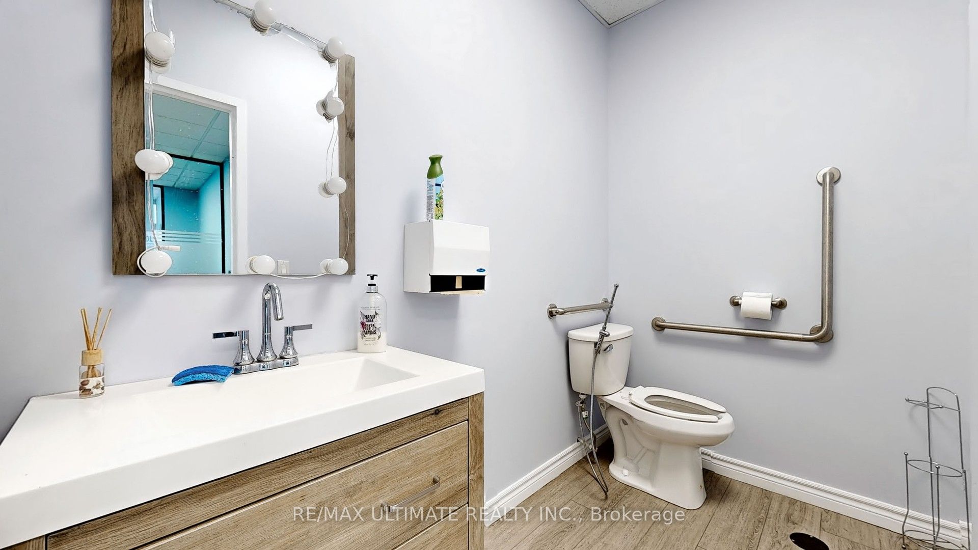 #17 - 1235 Queensway Way Property Photo 13