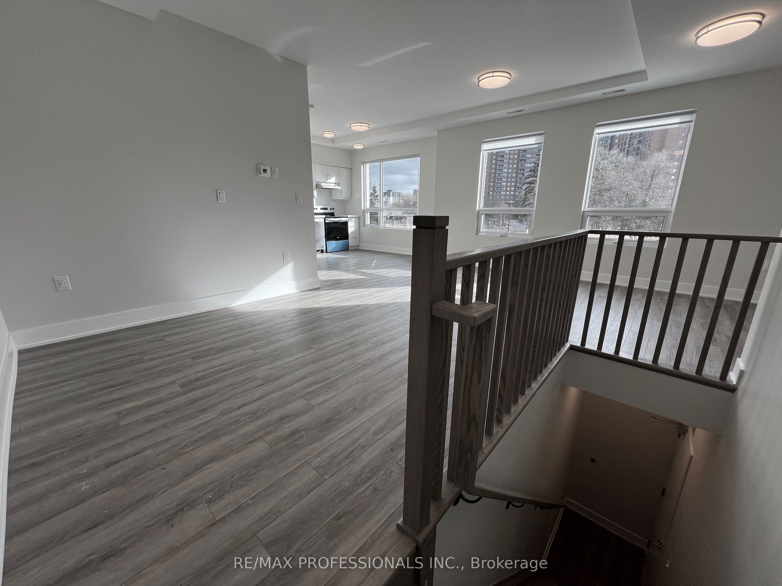 #120 - 62 Dixfield Drive Property Photo 2