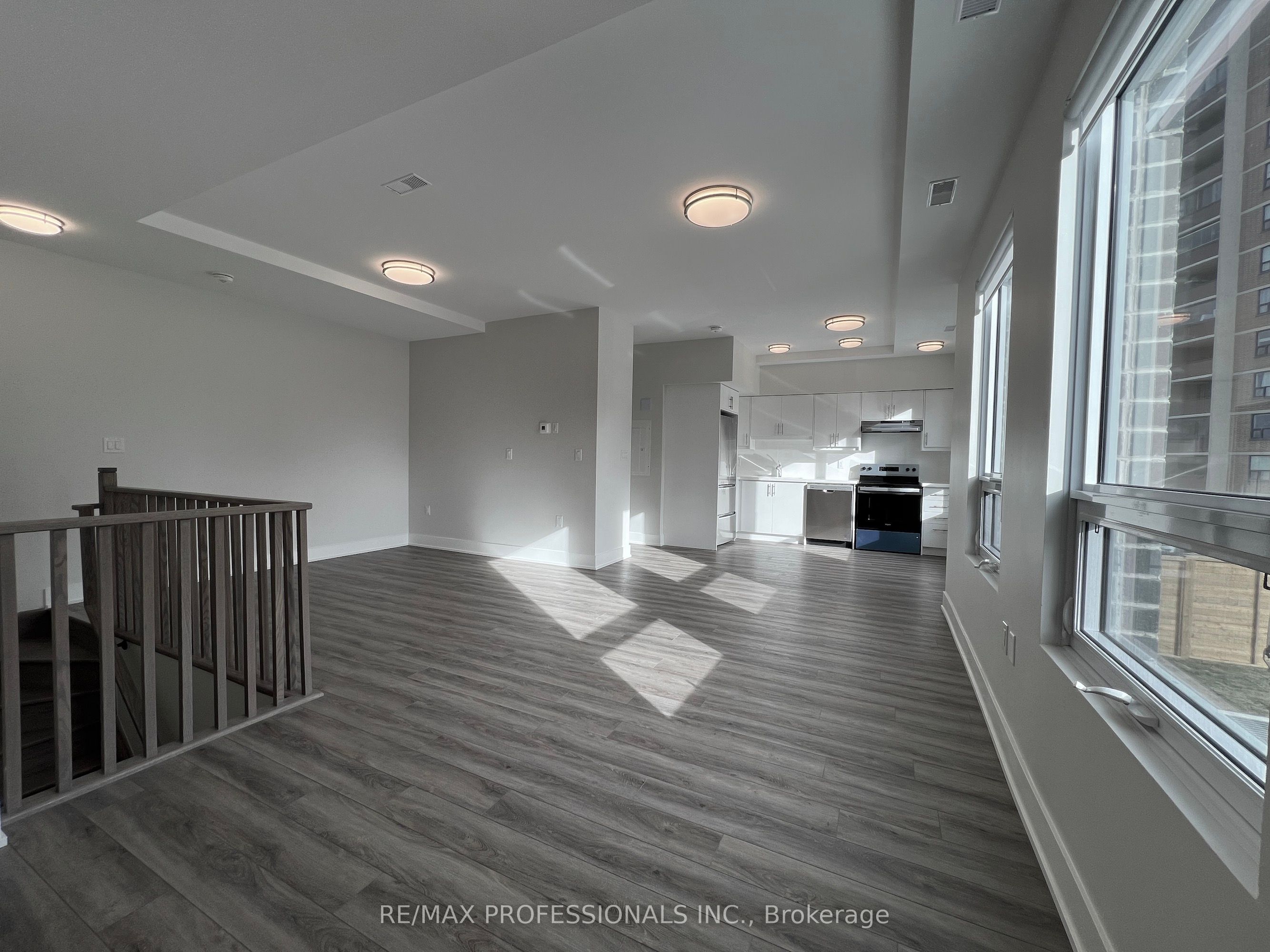 #120 - 62 Dixfield Drive Property Photo 6