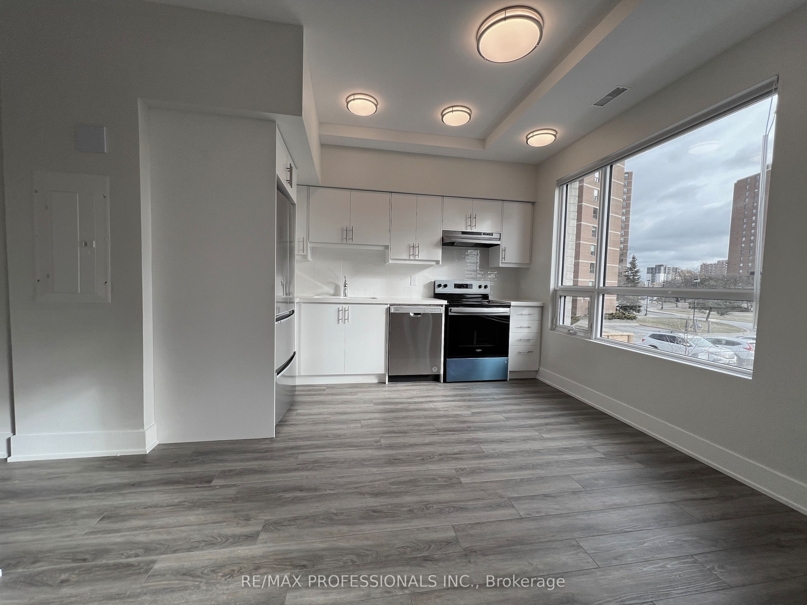 #120 - 62 Dixfield Drive Property Photo 8