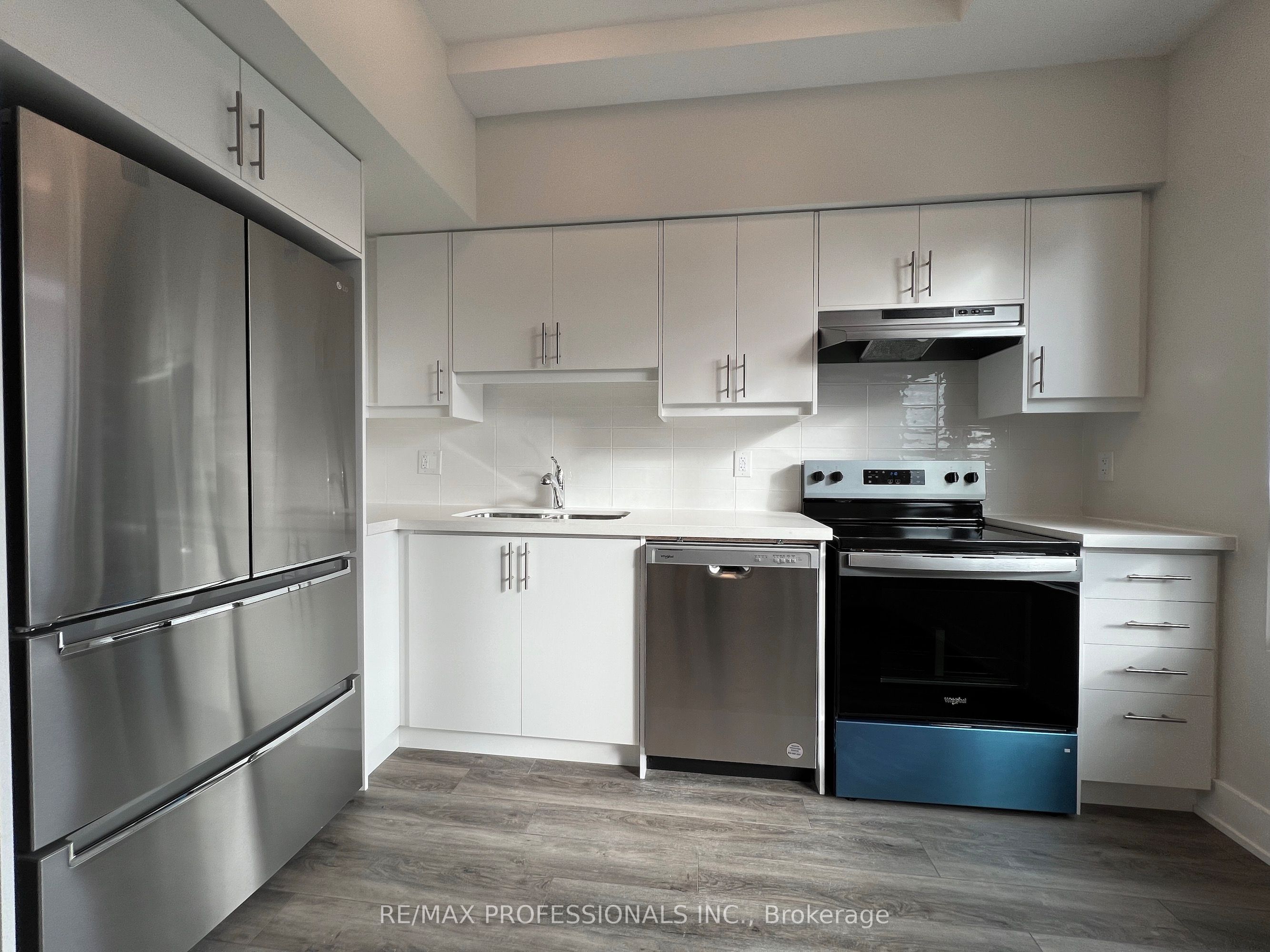 #120 - 62 Dixfield Drive Property Photo 10