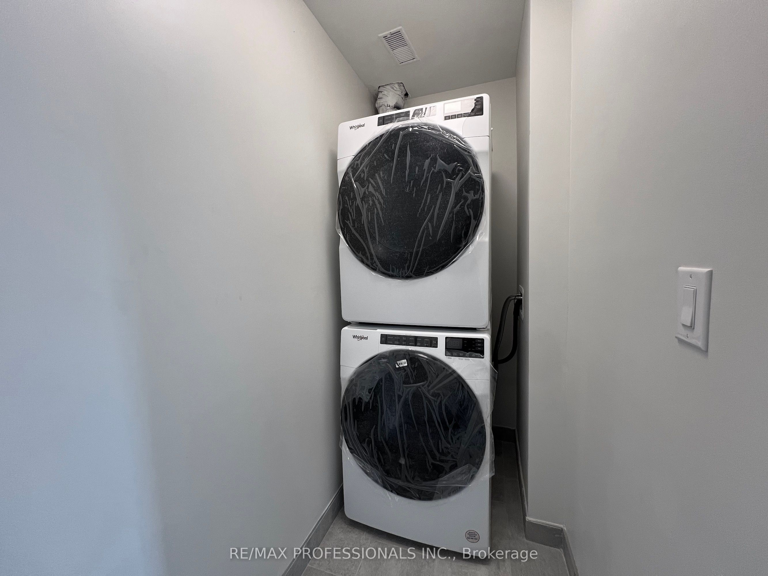 #120 - 62 Dixfield Drive Property Photo 12