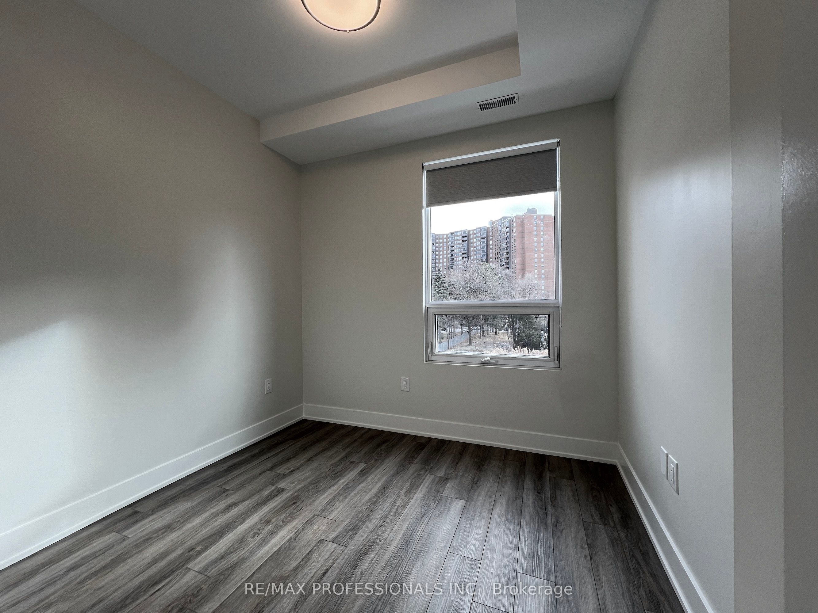 #120 - 62 Dixfield Drive Property Photo 20
