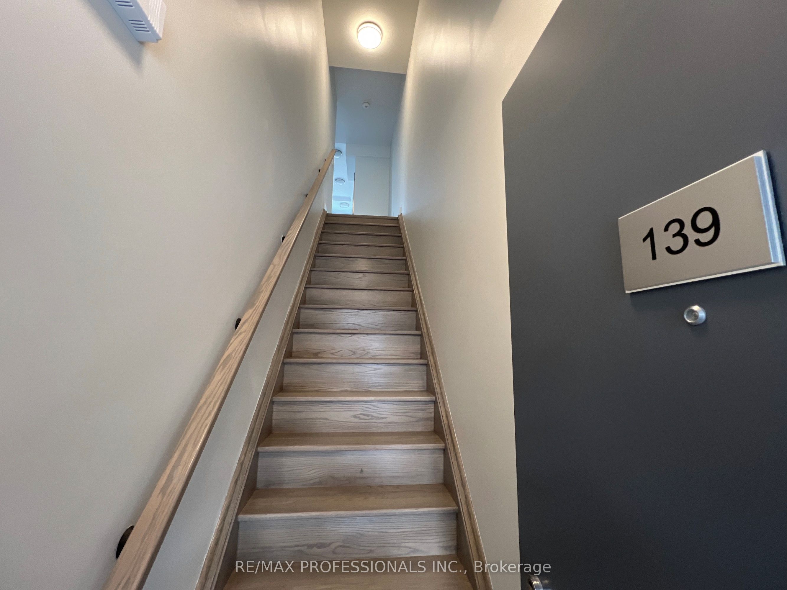 #139 - 62 Dixfield Drive Property Photo 2