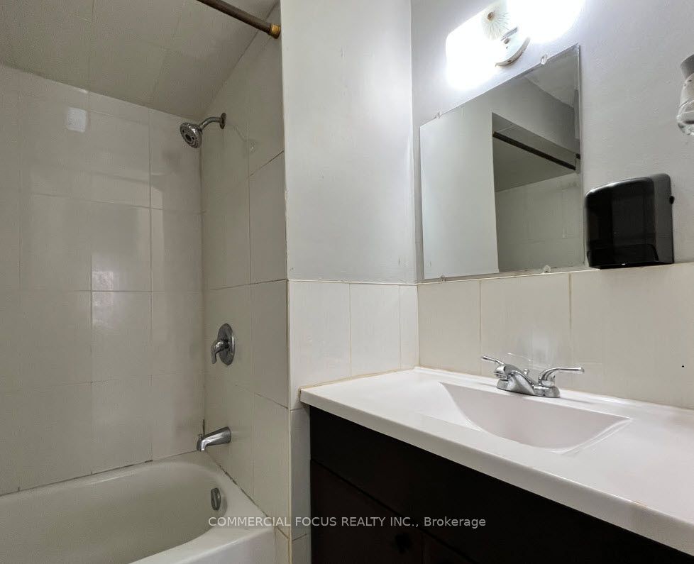 2346 Dufferin Street Property Photo 11