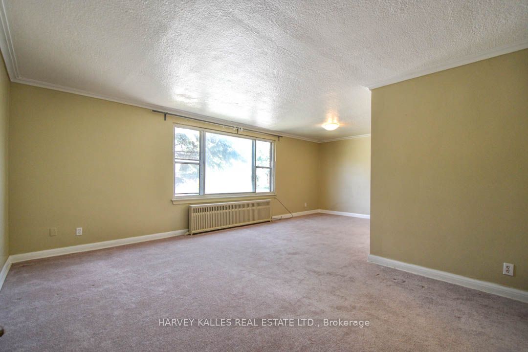 90 Trethewey Drive Property Photo 4